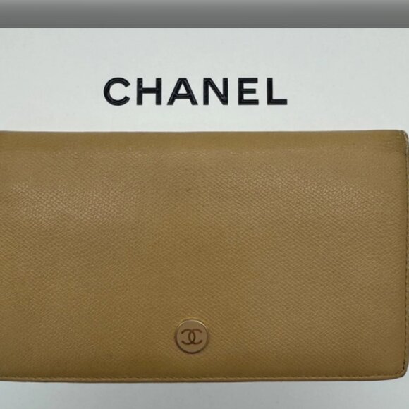 Listing Image Blurred Background Listing image  Chanel Bifold Coco Button Wallet - Picture 1 of 5